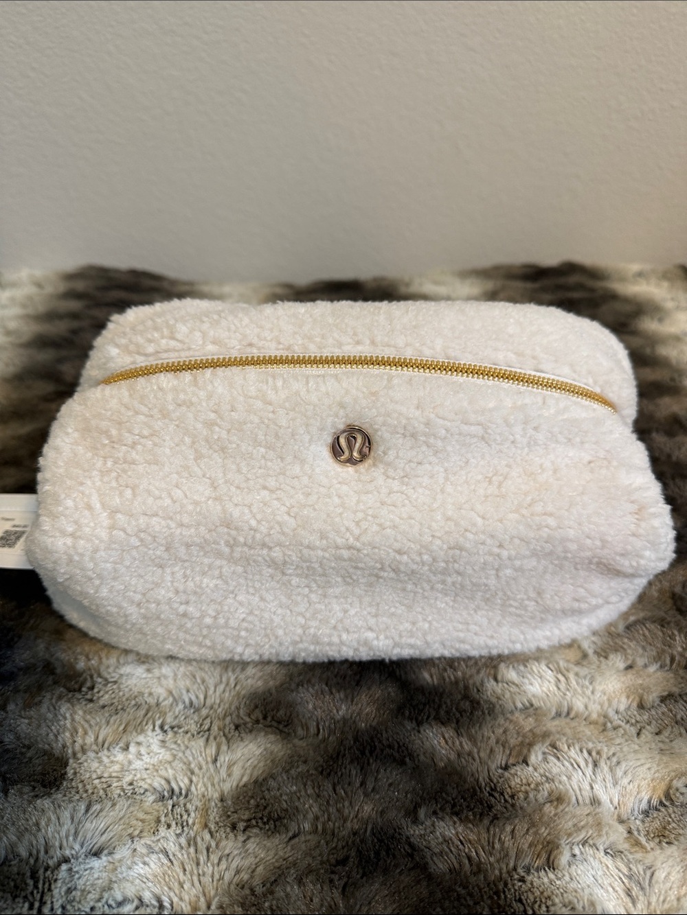 Lululemon Feeling Ready Pouch *Fleece - White Opal/Gold